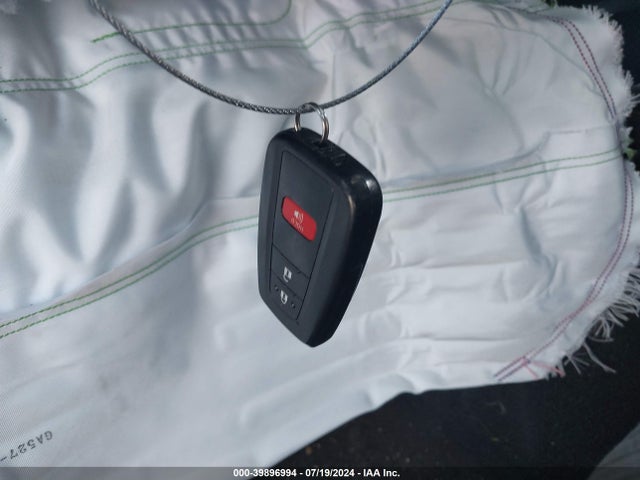 Toyota Prius Two 2017 JTDKBRFU1H3035450 Image 11
