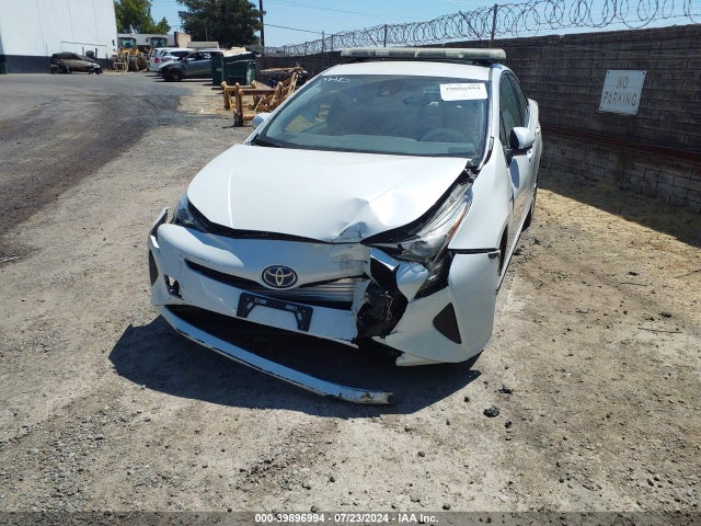 Toyota Prius Two 2017 JTDKBRFU1H3035450 Image 6