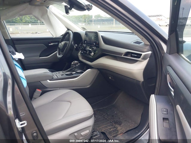 Toyota Highlander Xle 2022 5TDGZRBH5NS559818 Image 5