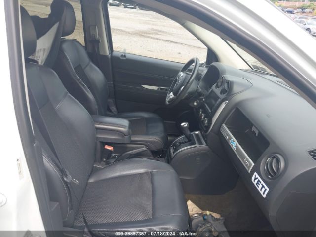 1C4NJDEB5GD588114 Jeep Compass Latitude