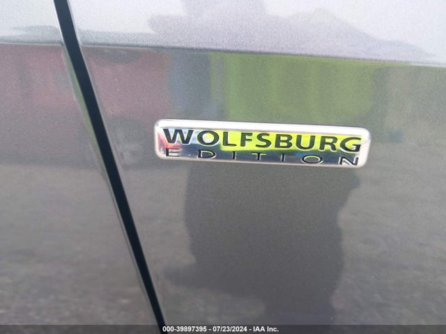 1VWAT7A38EC038964 Volkswagen Passat 1.8t Wolfsburg Edition