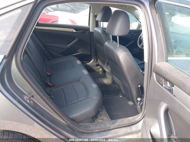 1VWAT7A38EC038964 Volkswagen Passat 1.8t Wolfsburg Edition