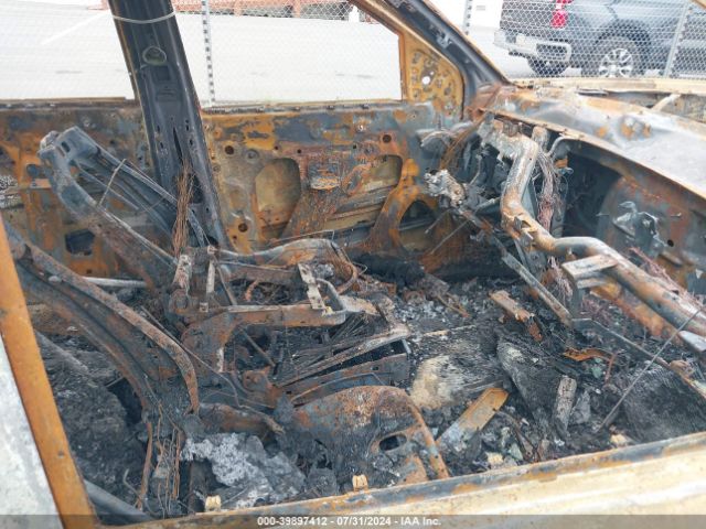 3GCUKREC6JG569113 Chevrolet Silverado 1500 2lt