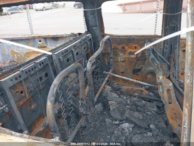 3GCUKREC6JG569113 Chevrolet Silverado 1500 2lt