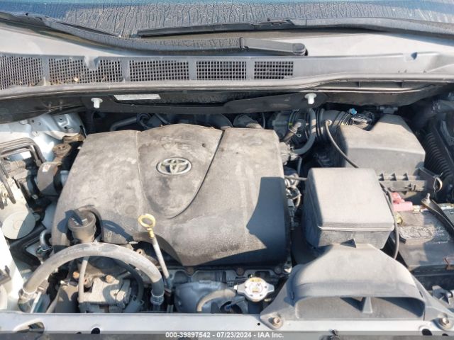 5TDKZ3DCXHS769585 Toyota Sienna Le 8 Passenger
