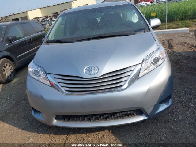 5TDKZ3DCXHS769585 Toyota Sienna Le 8 Passenger