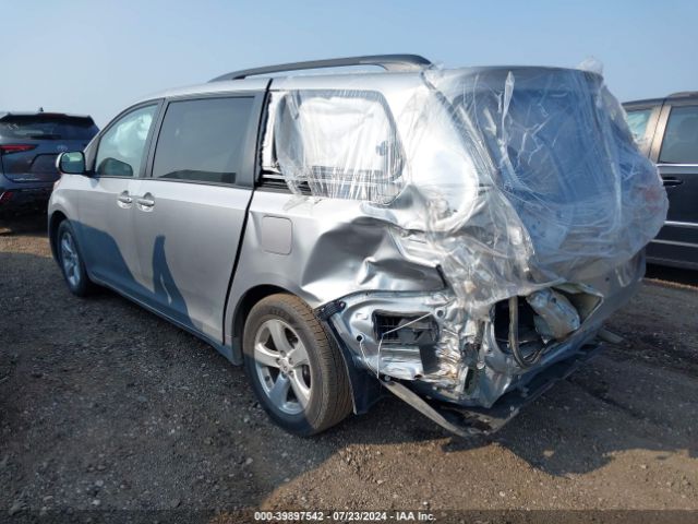 5TDKZ3DCXHS769585 Toyota Sienna Le 8 Passenger