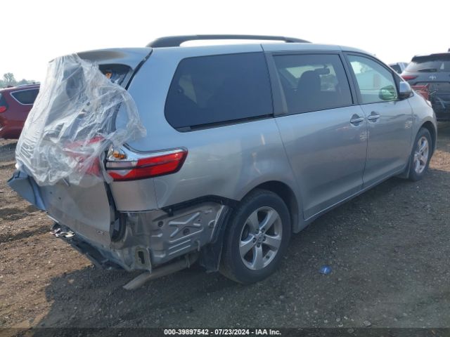 5TDKZ3DCXHS769585 Toyota Sienna Le 8 Passenger