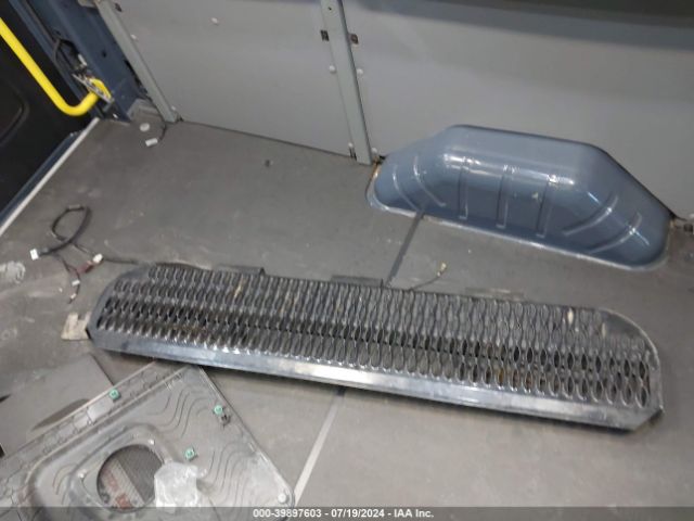 1FTBR3X82NKA15333 Ford Transit-250 Cargo Van