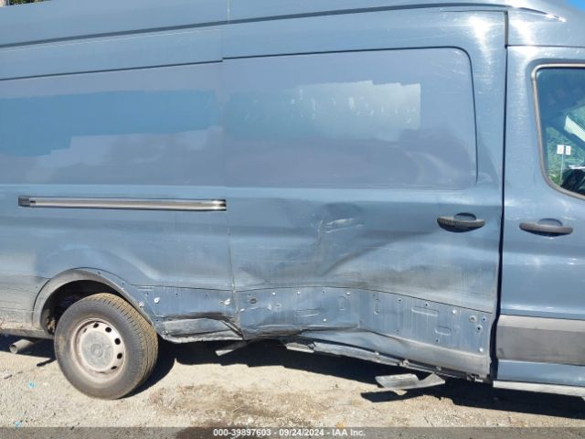 1FTBR3X82NKA15333 Ford Transit-250 Cargo Van