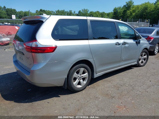 Toyota Sienna L 7 Passenger 2019 5TDZZ3DC4KS003826 Image 4