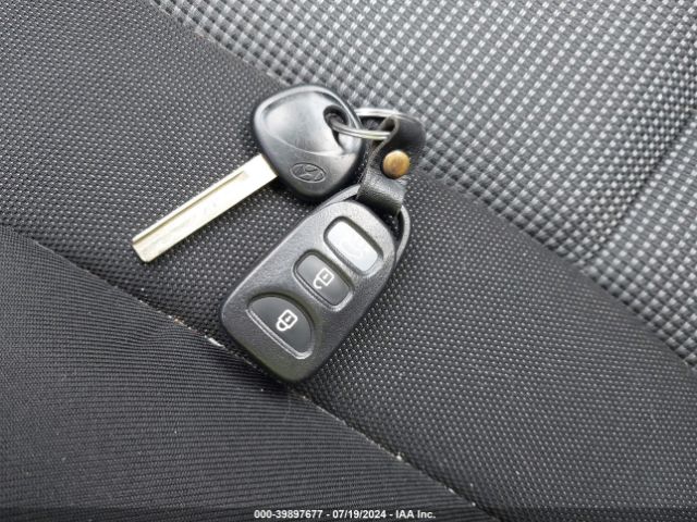 KMHD35LH1GU317565 Hyundai ELANTRA GT