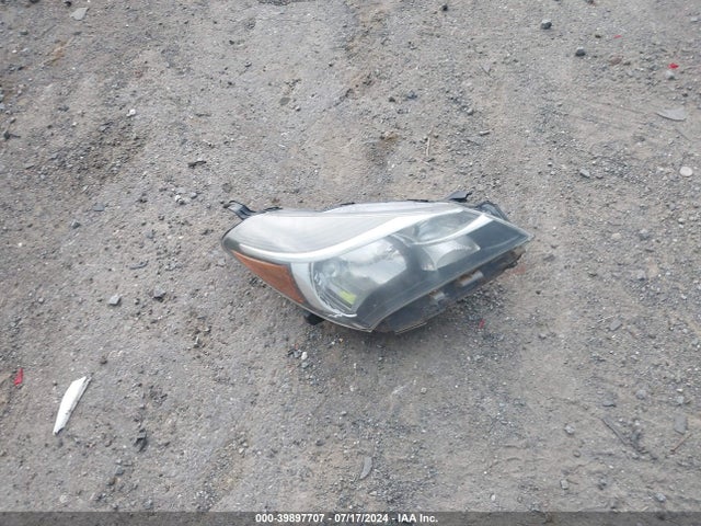 VNKKTUD30HA075810 Toyota YARIS L