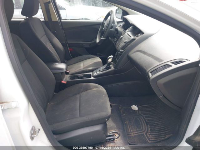 1FADP3K28FL297609 Ford FOCUS SE