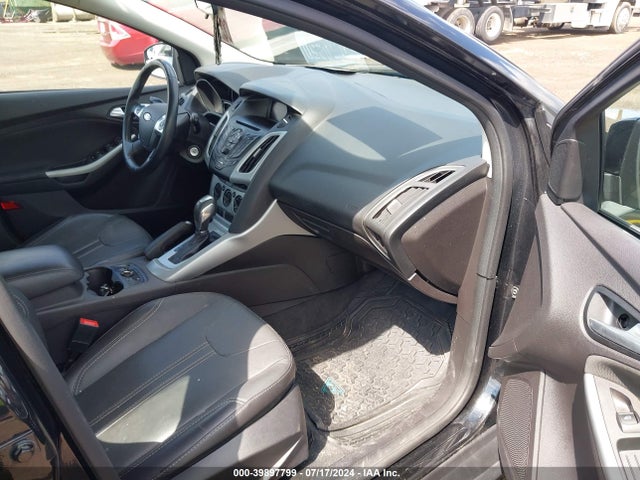 Ford FOCUS SE 2014 1FADP3K29EL258977 Image 5