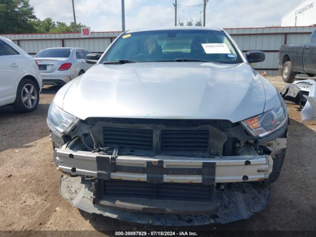 1FAHP2D87JG105661 Ford TAURUS SE
