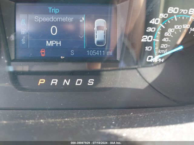 1FAHP2D87JG105661 Ford TAURUS SE