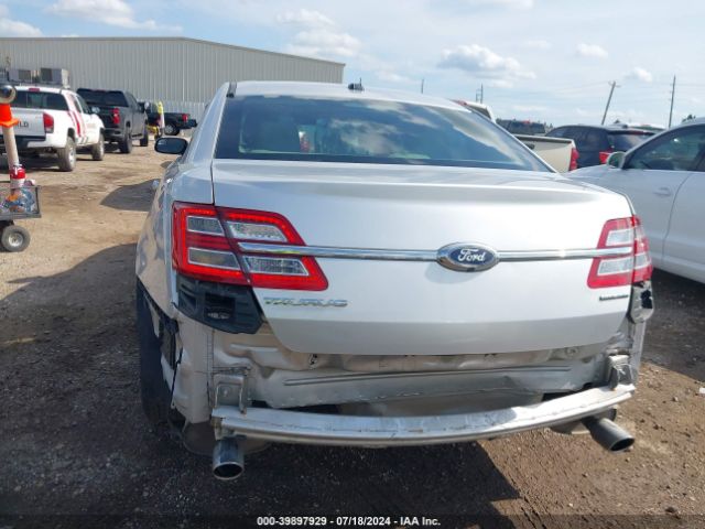 1FAHP2D87JG105661 Ford TAURUS SE