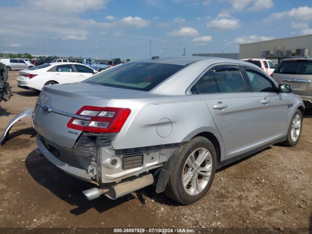 1FAHP2D87JG105661 Ford TAURUS SE