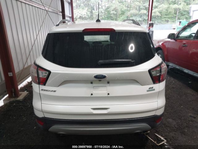 1FMCU0GD3JUC85082 Ford ESCAPE SE