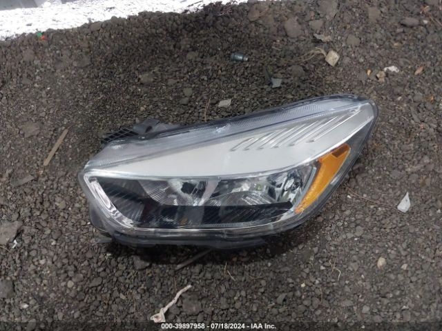 1FMCU0GD3JUC85082 Ford ESCAPE SE
