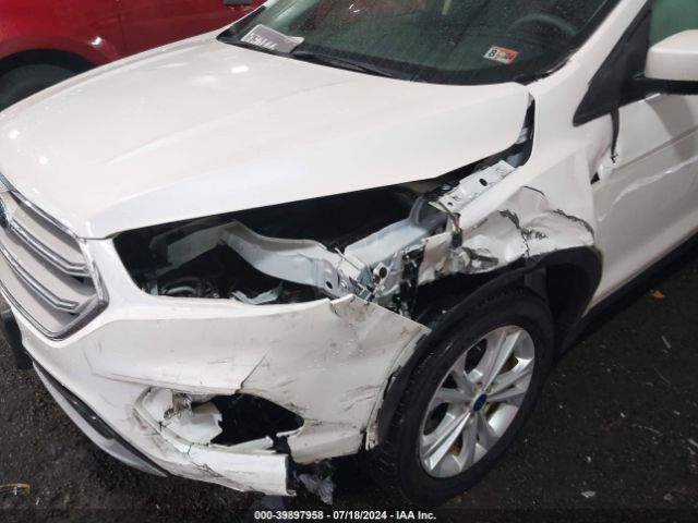1FMCU0GD3JUC85082 Ford ESCAPE SE
