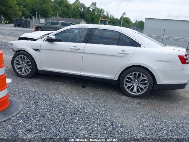 Ford Taurus Limited 2018 1FAHP2F84JG120485 Image 13