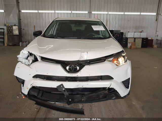 Toyota RAV4 LE 2018 JTMBFREV0JD257685 Image 13