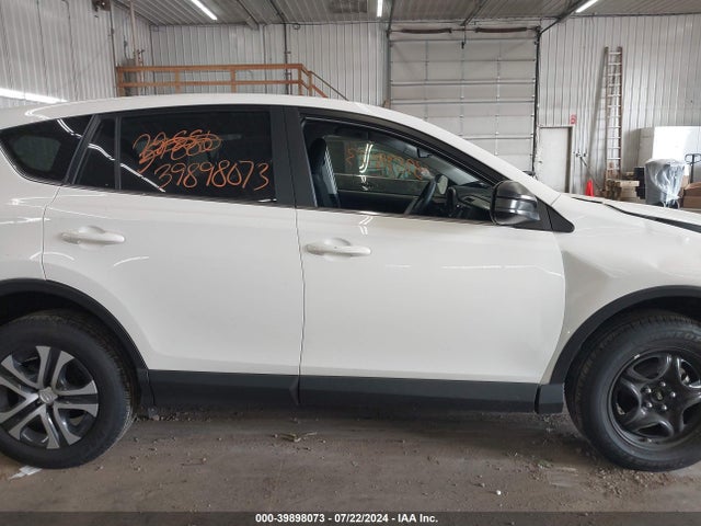 Toyota RAV4 LE 2018 JTMBFREV0JD257685 Image 14
