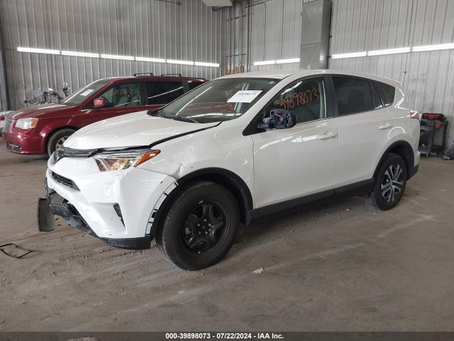 Toyota RAV4 LE 2018 JTMBFREV0JD257685 Image 2