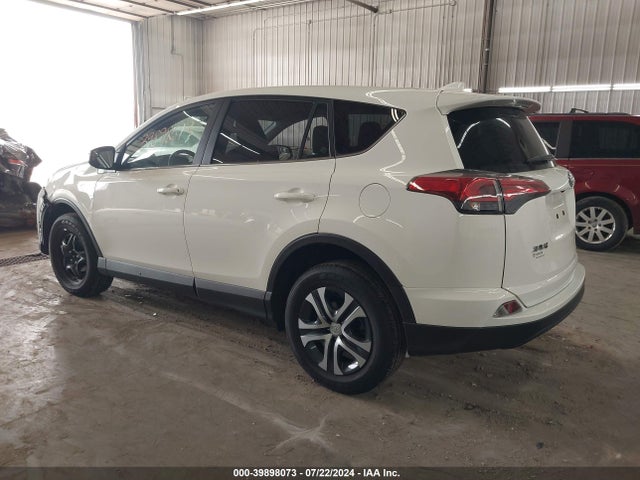 Toyota RAV4 LE 2018 JTMBFREV0JD257685 Image 3