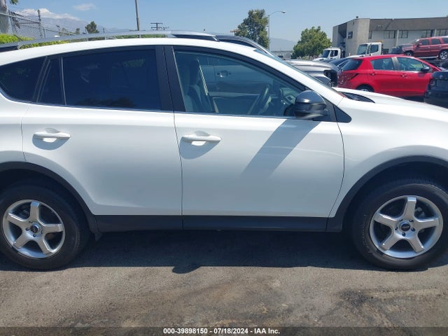 Toyota RAV4 LE 2015 JTMZFREV7FJ024488 Image 13