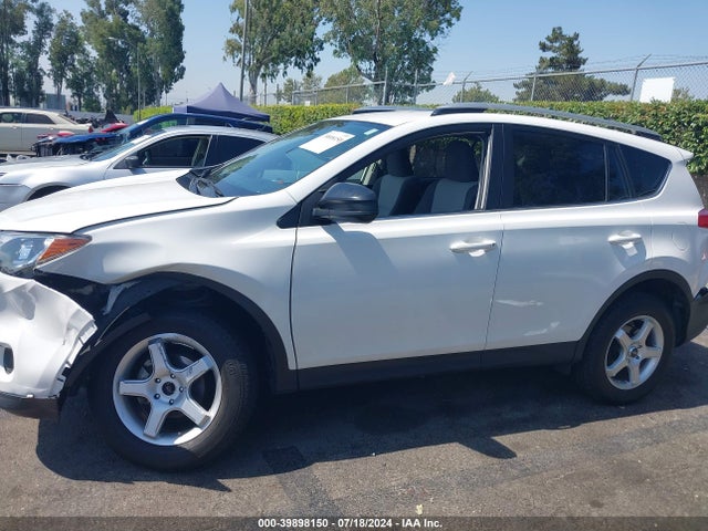 Toyota RAV4 LE 2015 JTMZFREV7FJ024488 Image 14
