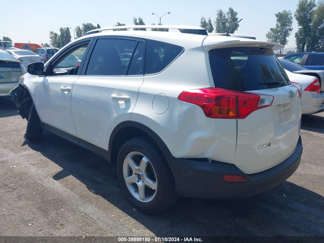 Toyota RAV4 LE 2015 JTMZFREV7FJ024488 Image 3