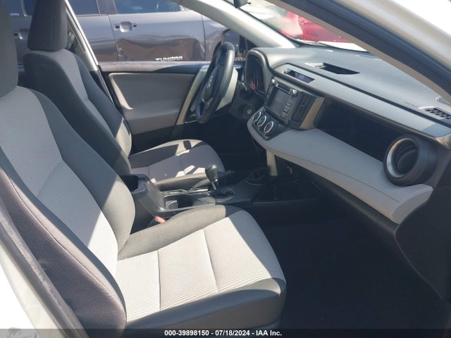 Toyota RAV4 LE 2015 JTMZFREV7FJ024488 Image 5