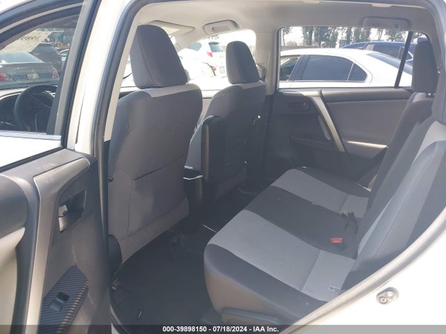 Toyota RAV4 LE 2015 JTMZFREV7FJ024488 Image 8