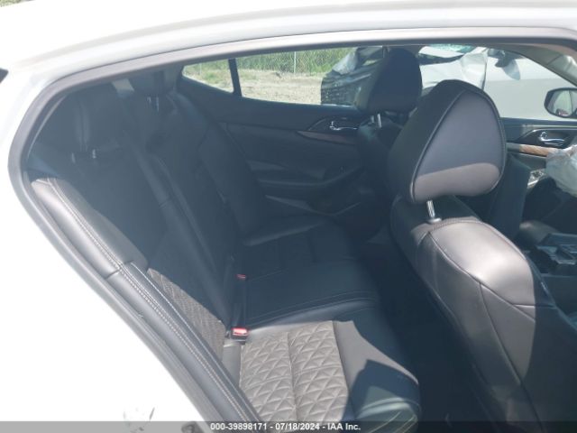 1N4AA6AP1JC406715 Nissan Maxima 3.5 Platinum