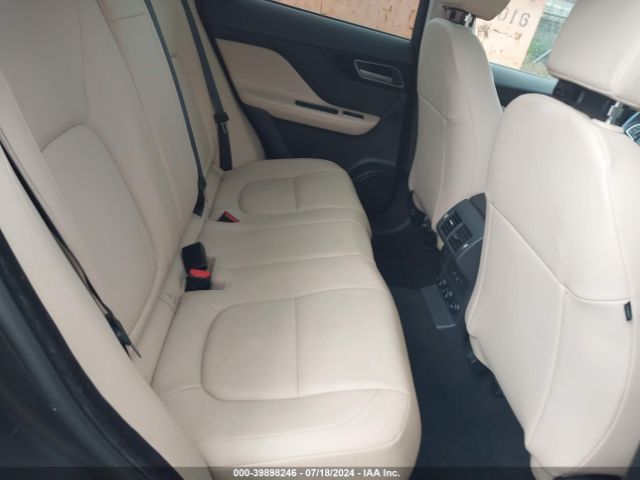 SADCJ2FX8KA354179 Jaguar F-pace 25t Premium