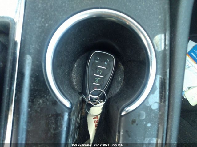 2GNAXUEV0M6135902 Chevrolet Equinox Awd Lt