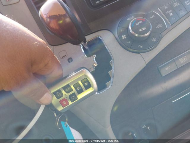 5TDYK3DC2ES429521 Toyota Sienna Xle V6 8 Passenger