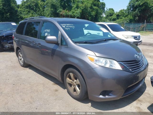 5TDKK3DC4FS557489 Toyota Sienna Le 8 Passenger