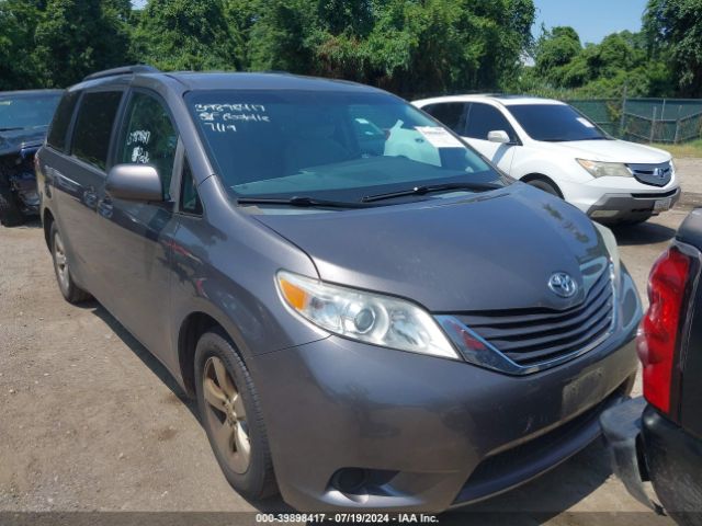 5TDKK3DC4FS557489 Toyota Sienna Le 8 Passenger