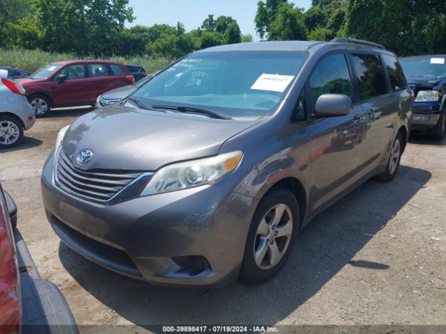 5TDKK3DC4FS557489 Toyota Sienna Le 8 Passenger