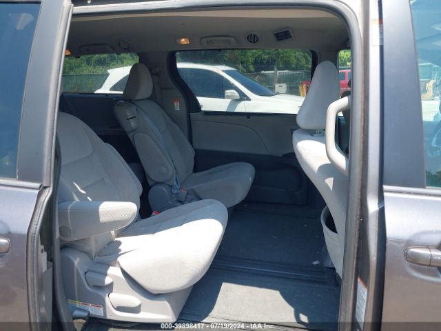 5TDKK3DC4FS557489 Toyota Sienna Le 8 Passenger