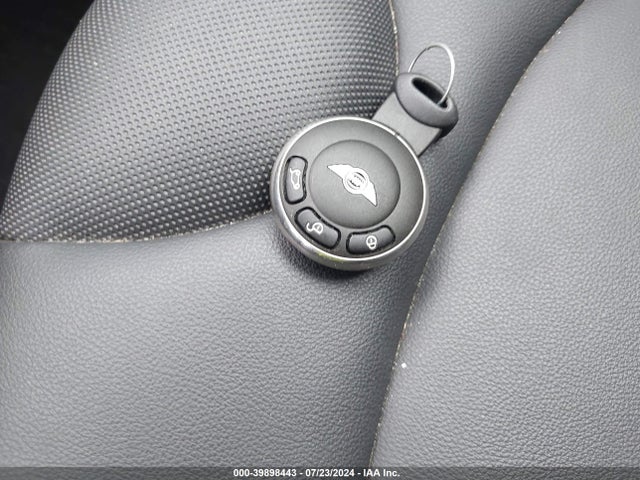 2011 MINI COOPER WMWSU3C54BT095358 Photo 10