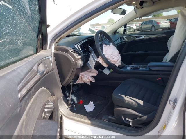 3FA6P0HD1HR247915 Ford FUSION SE