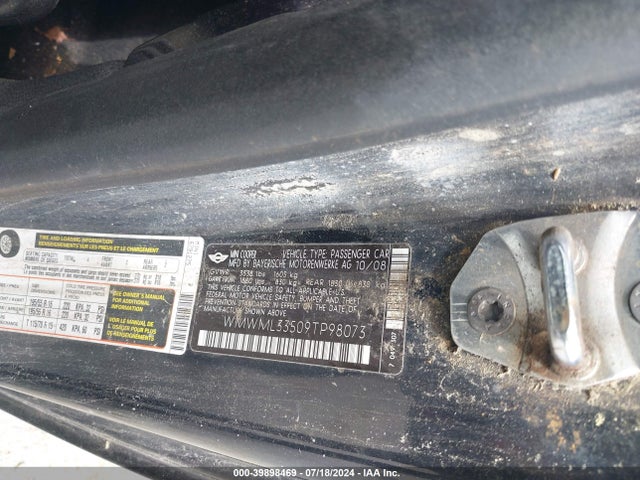 2009 MINI COOPER CLUBMAN WMWML33509TP98073 Photo 8