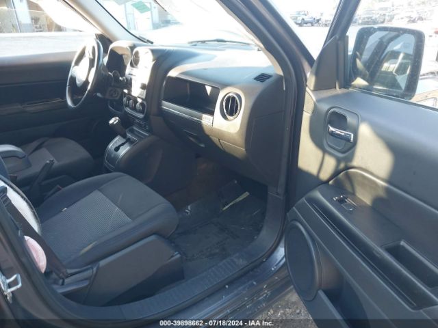 1C4NJRFB8GD758624 Jeep Patriot Latitude