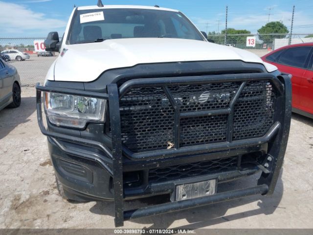 3C6UR5HJ0NG154980 RAM 2500 Tradesman  4x4 8' Box