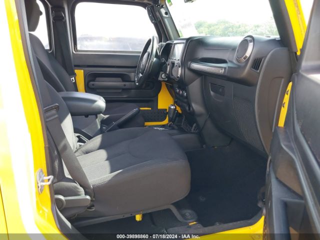 1C4BJWDG3FL625256 Jeep Wrangler Unlimited Sport